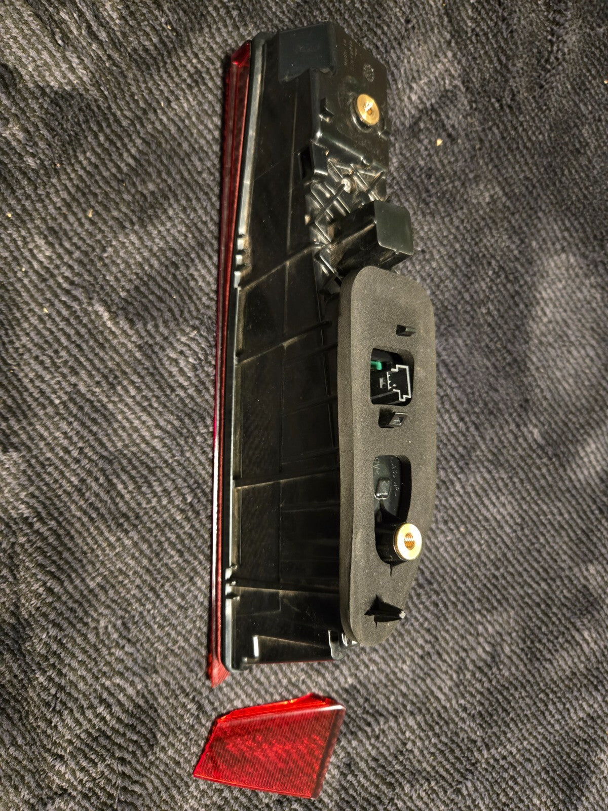 VOLVO XC60 MK2 Rear Left Inner Taillight 31446617 OEM GENUINE