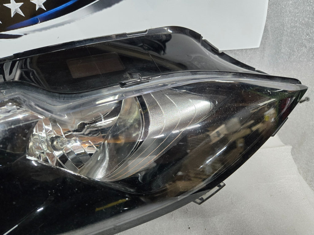 2019-2021 Chevrolet Malibu Right RH Passenger Halogen Headlight OEM 84680166