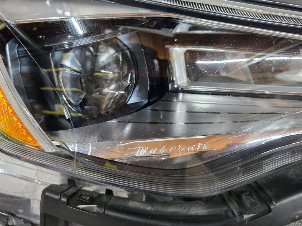 2018-2021 MASERATI QUATTROPORTE M156 RIGHT HEADLIGHT LED OEM 670100620 COMPLETE