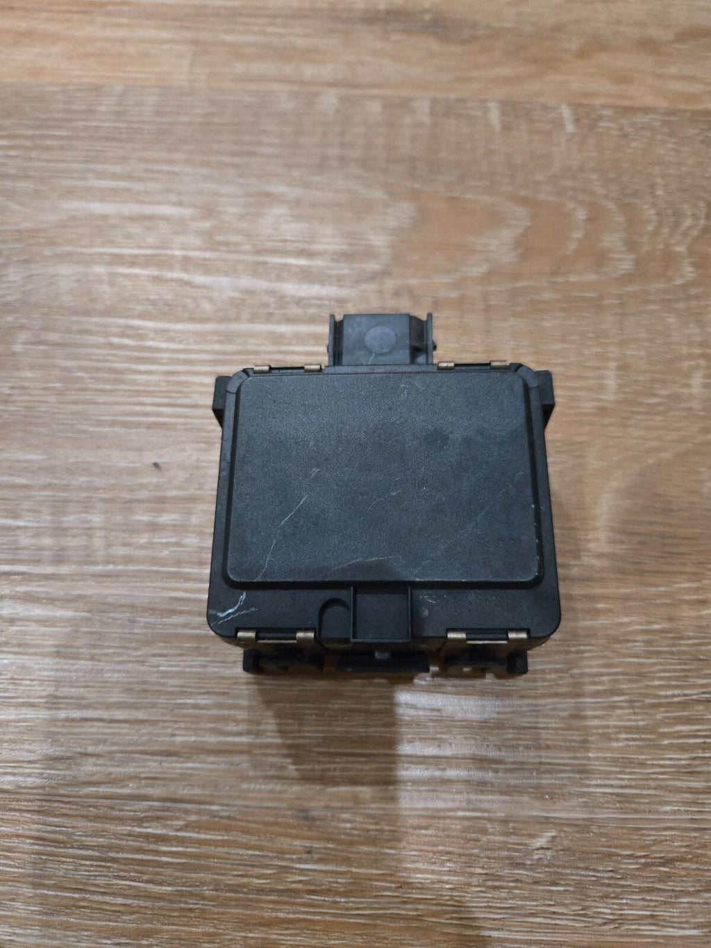 2016-2019 NISSAN SENTRA CRUISE CONTROL DISTANCE SENSOR OEM 28438-5UD0A