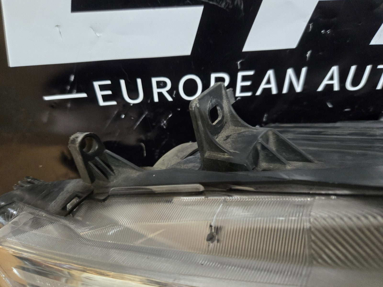 2018-2019 MERCEDES-BENZ SPRINTER RIGHT PASSENGER HEADLIGHT HALOGEN A9109060500