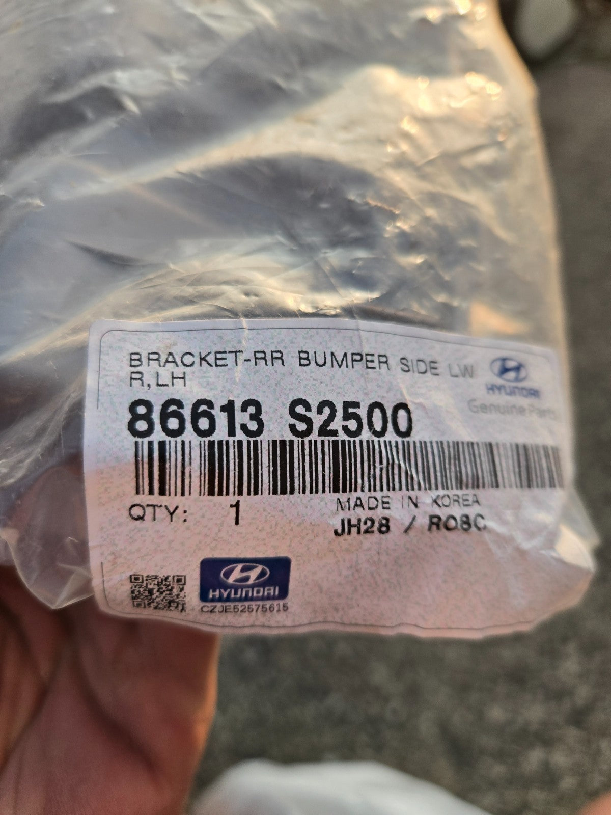 2021-2023 HYUNDAI SANTA FE REAR BUMPER LEFT SUPPORT BRACKET OEM 86613-S2500 NEW