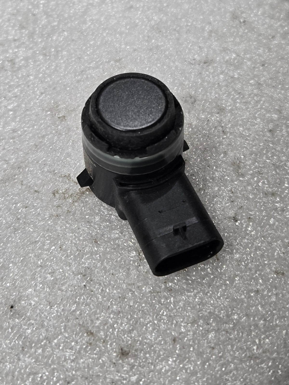 2022 - 2024 RIVIAN R1T BUMPER PARKING PARK ASSIST PDC SENSOR OEM PT00013778