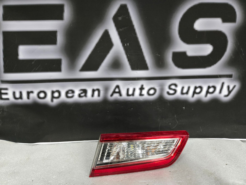 2012-2014 TOYOTA CAMRY PASSENGER RH TAIL LIGHT INNER DECKLID MOUNTED TAILLIGHT 