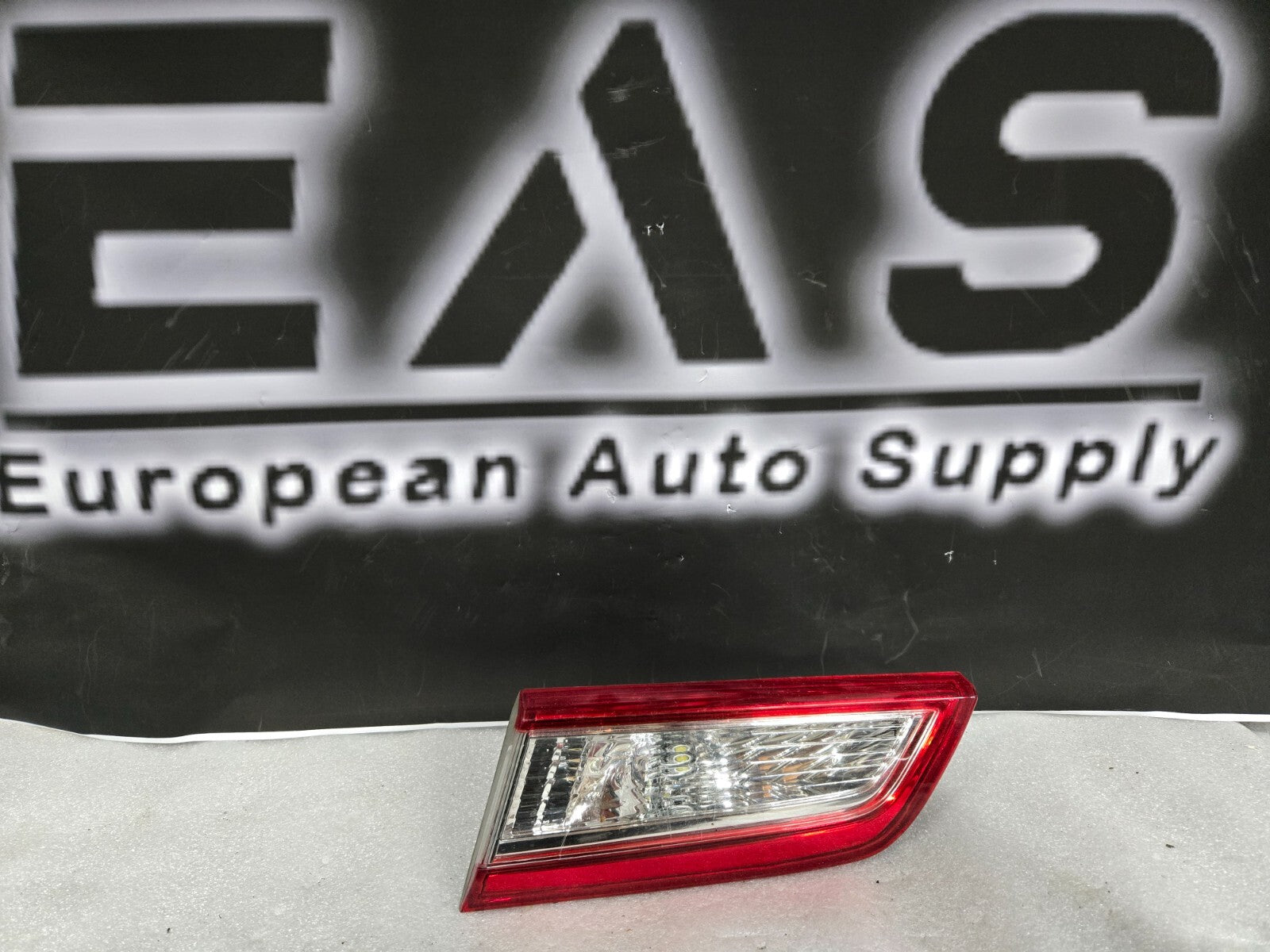 2012-2014 TOYOTA CAMRY PASSENGER RH TAIL LIGHT INNER DECKLID MOUNTED TAILLIGHT 