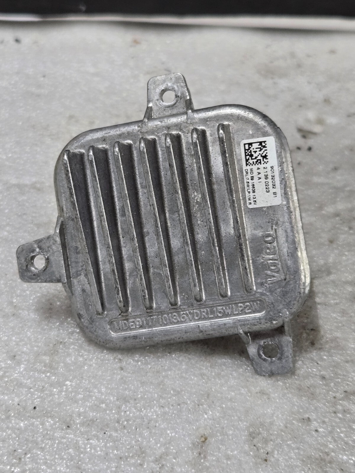2019-2023 BMW X2 FRONT RIGHT RH HEADLIGHT CONTROL MODULE OEM 90132032