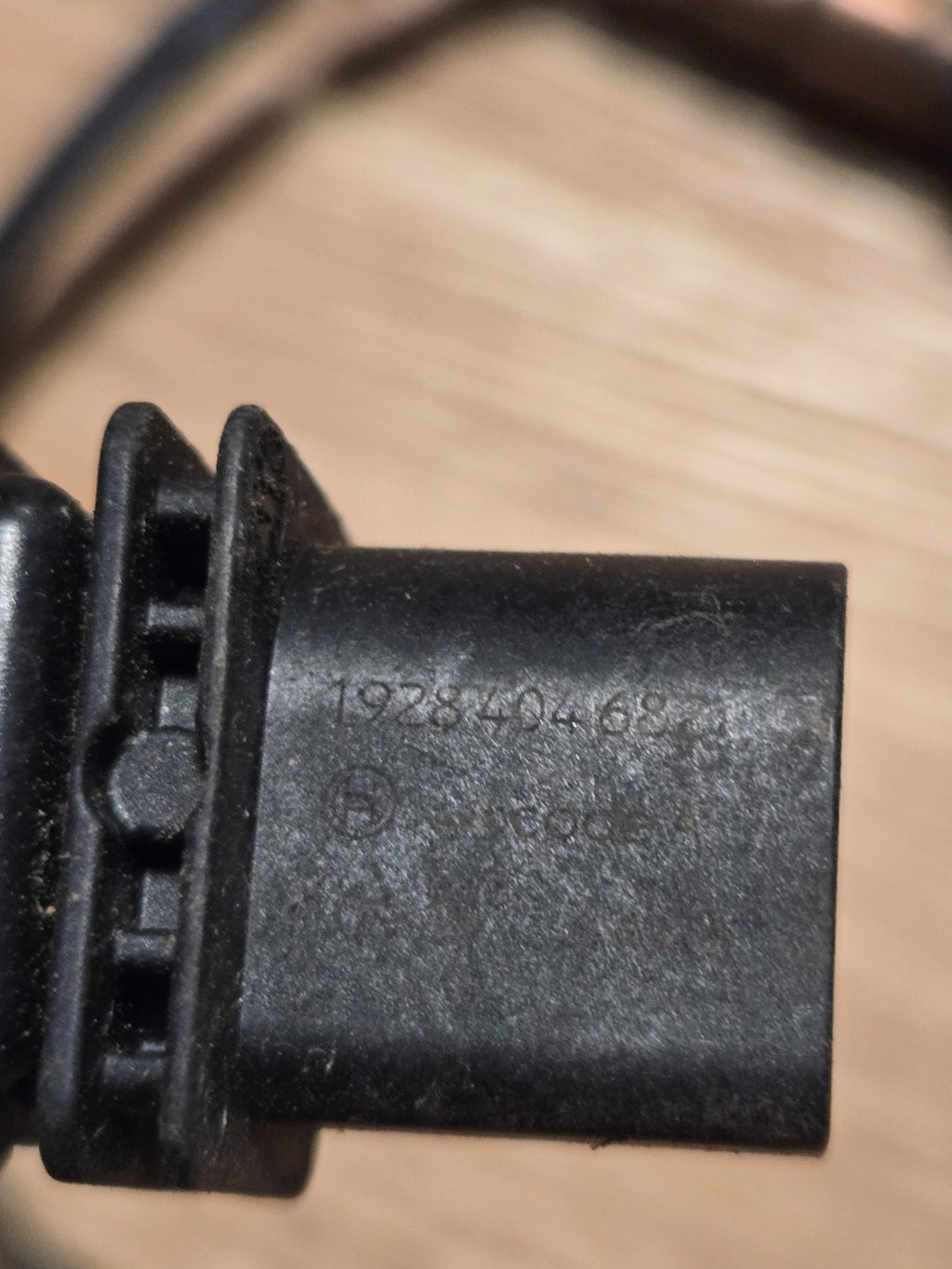 2015 - 2018 MERCEDES C300 W205 FRONT EMISSION OXYGEN SENSOR OEM A1928404682