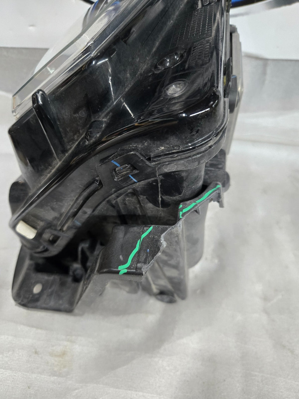 2019-2022 Chevy Blazer HID Xenon Headlight Left LH Driver OEM 84987046