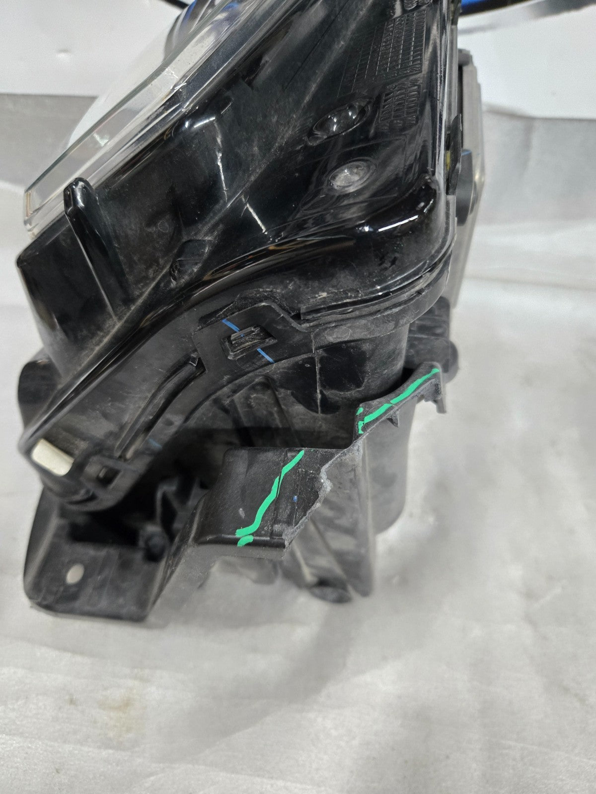 2019-2022 Chevy Blazer HID Xenon Headlight Left LH Driver OEM 84987046