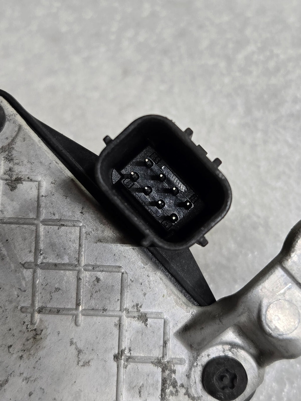 2017-2020 Nissan Rogue  Radar Distance Sensor OEM 28438-5FA1A