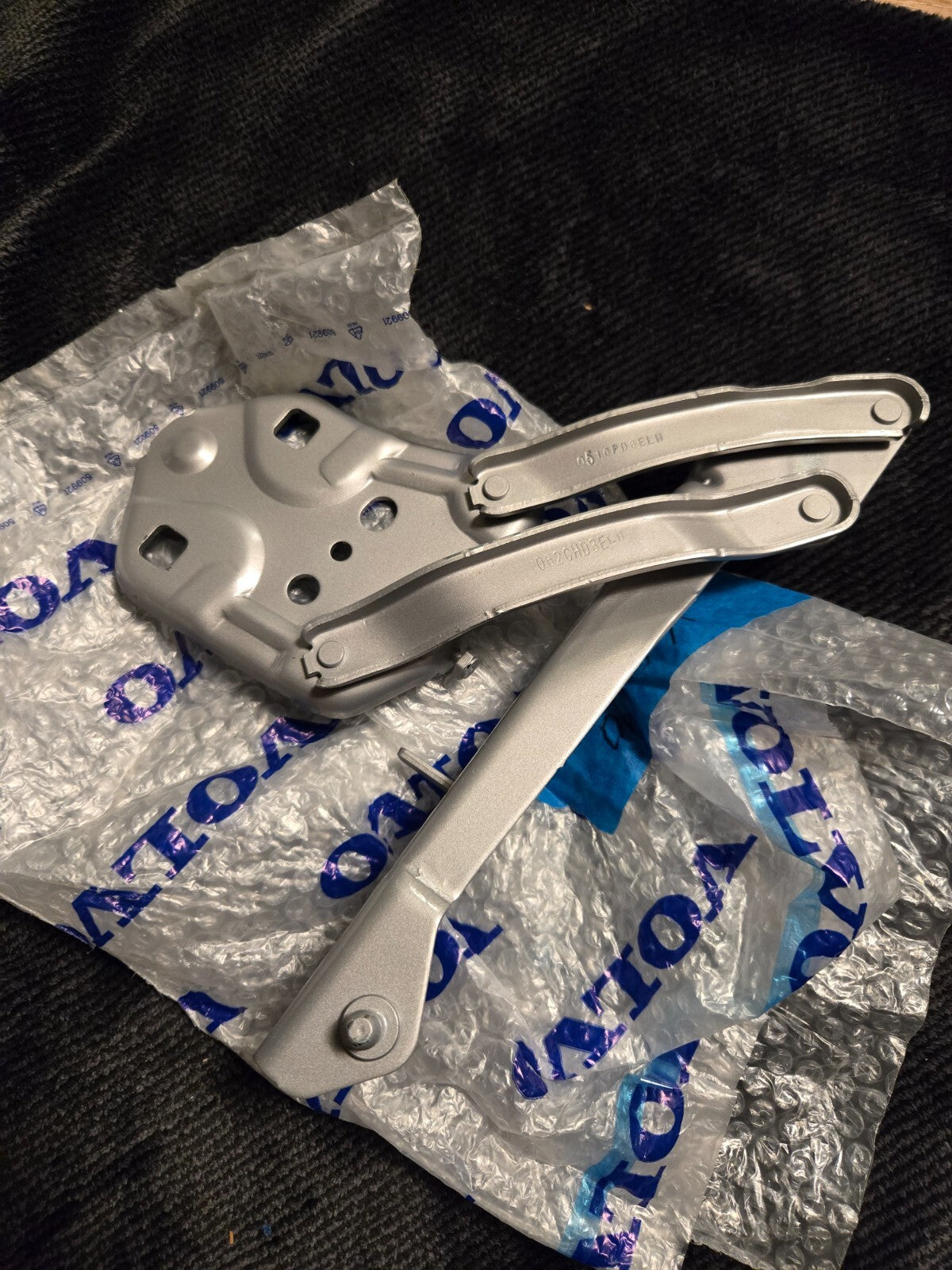 2019 - 2025 VOLVO XC40 FRONT LEFT SIDE HOOD BONNET HINGE OEM 32297489 SILVER