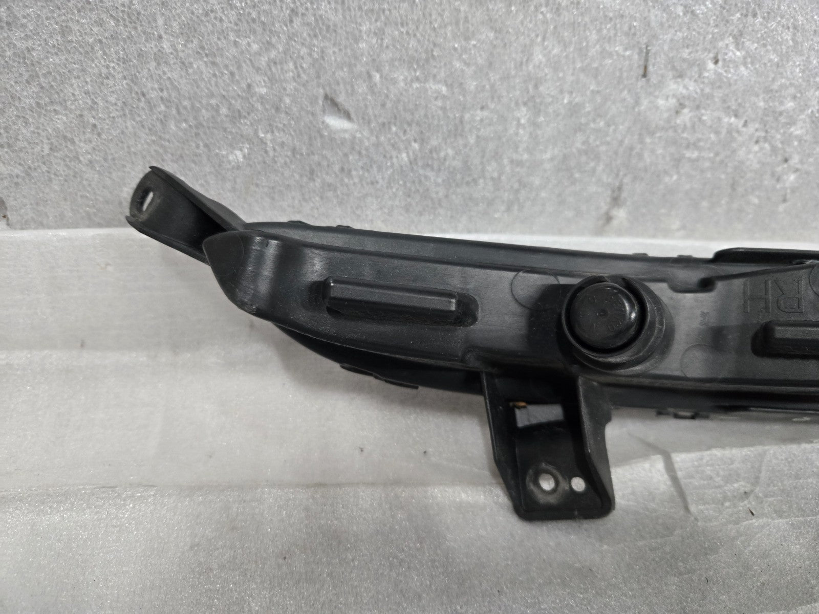 2016 2017 Hyundai Right RH Passenger Side Daytime Running Light LED OEM 92208-E6