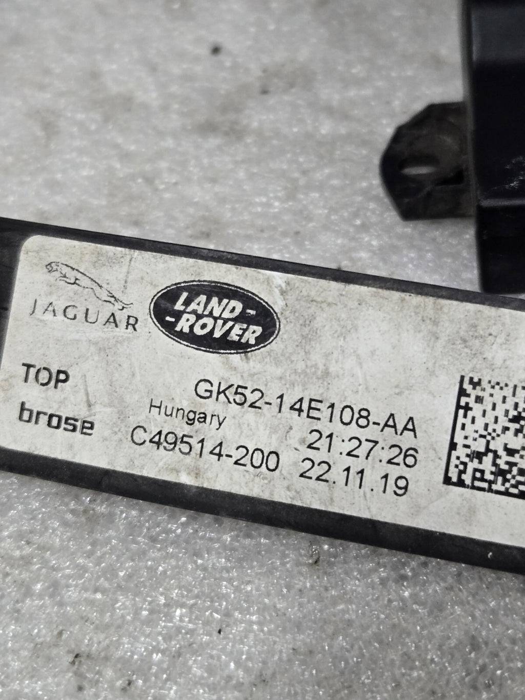 2019-2022 LAND RANGE ROVER REAR TAILGATE LIFTGATE HANDS FREE SENSOR MODULE OEM