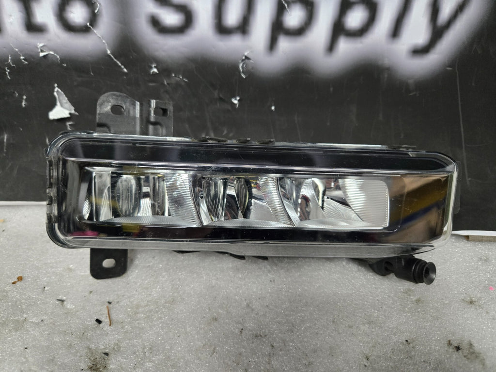 2019-2024 BMW G20 G28 430i 330i RIGHT PASSENGER SIDE FOG LIGHT 63178089526 OEM