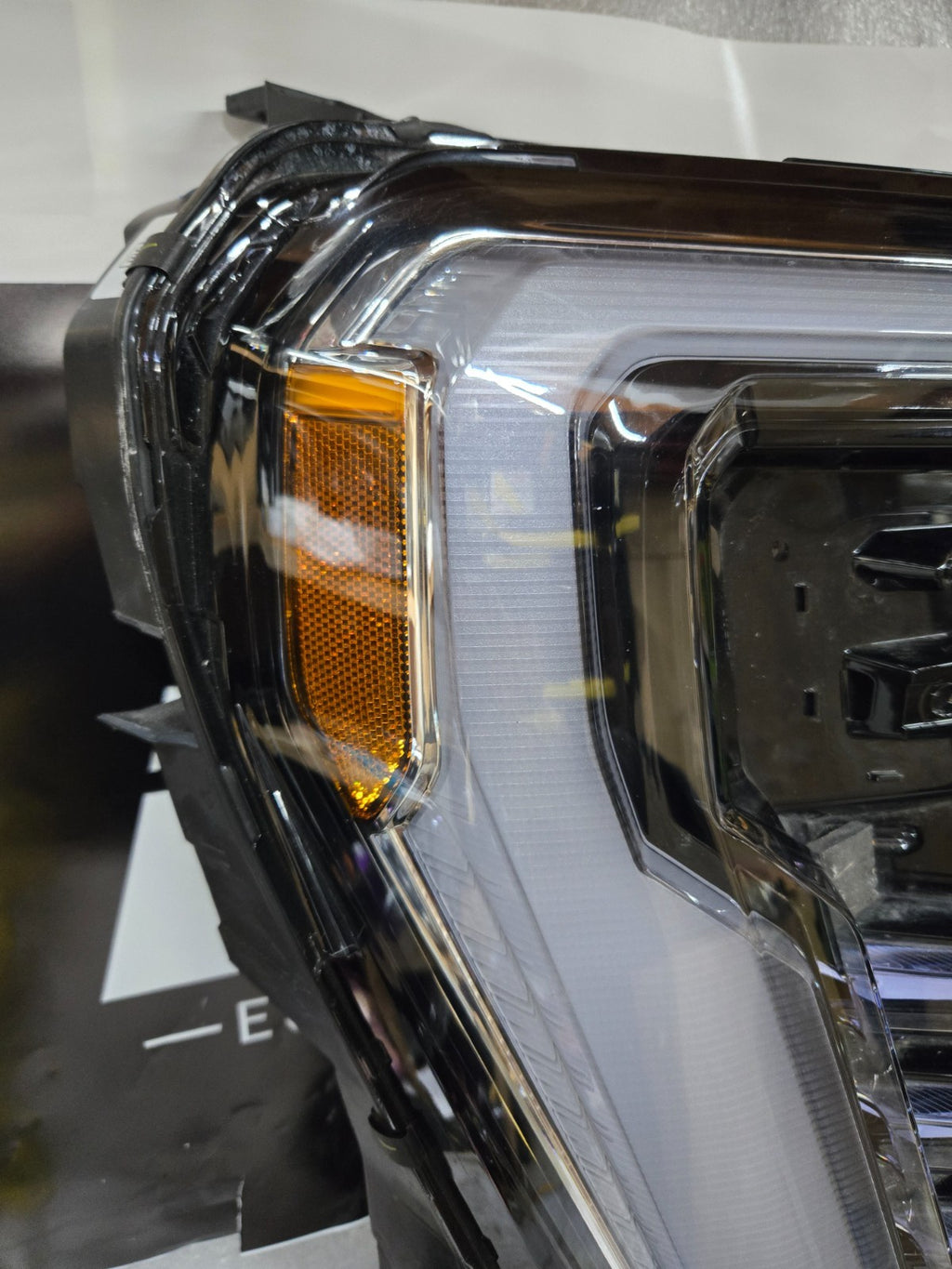 2024 2025 2026 GMC Sierra EV Full LED Headlight RH Right Genuine OEM 85092610