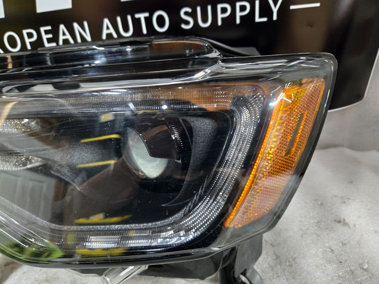 2016-2022 JEEP GRAND CHEROKEE NON-AFS LEFT HEADLIGHT XENON BLACK Since 1941 OEM