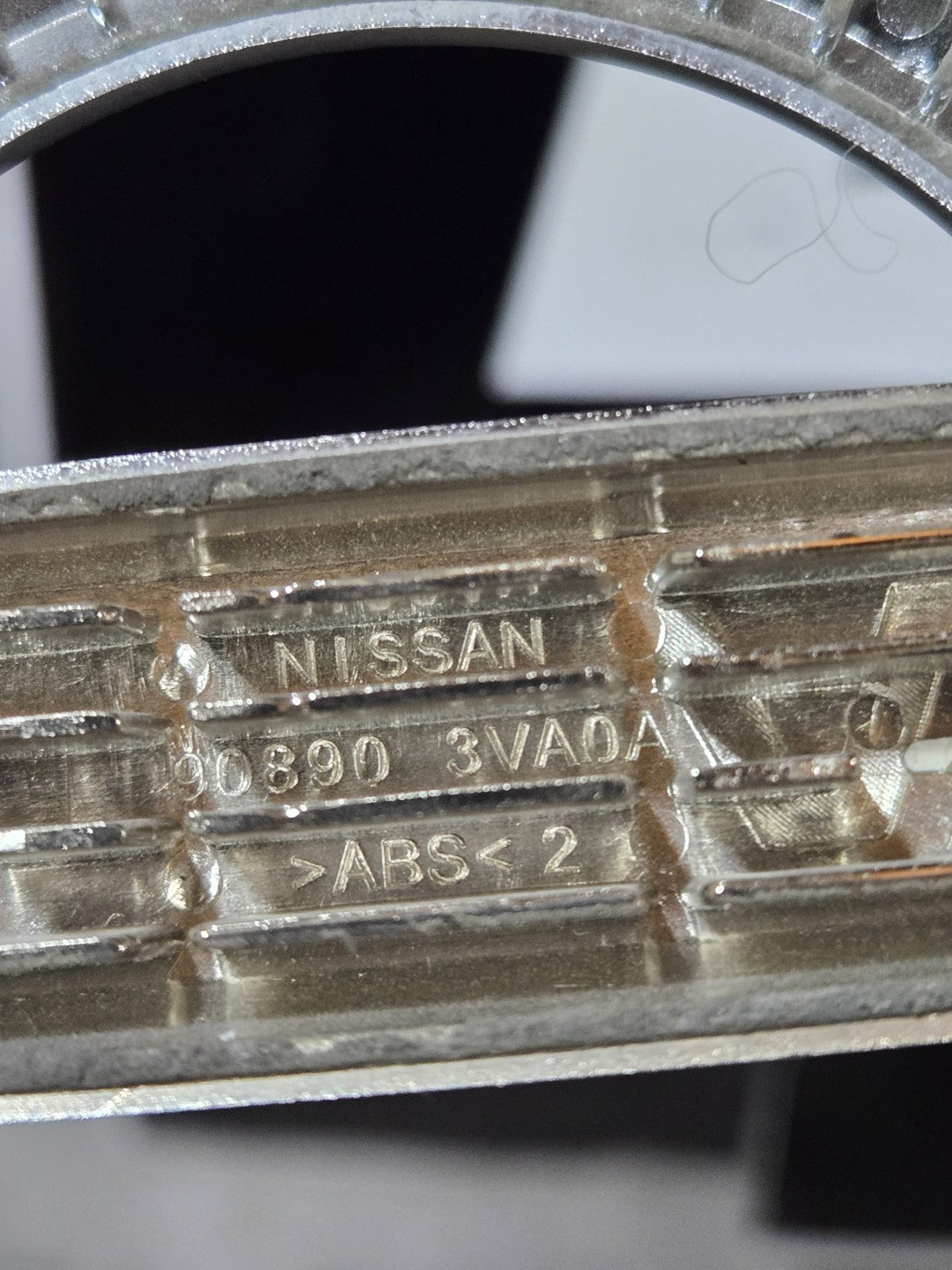 Genuine Nissan Emblem 90890-3VA0A OEM USED
