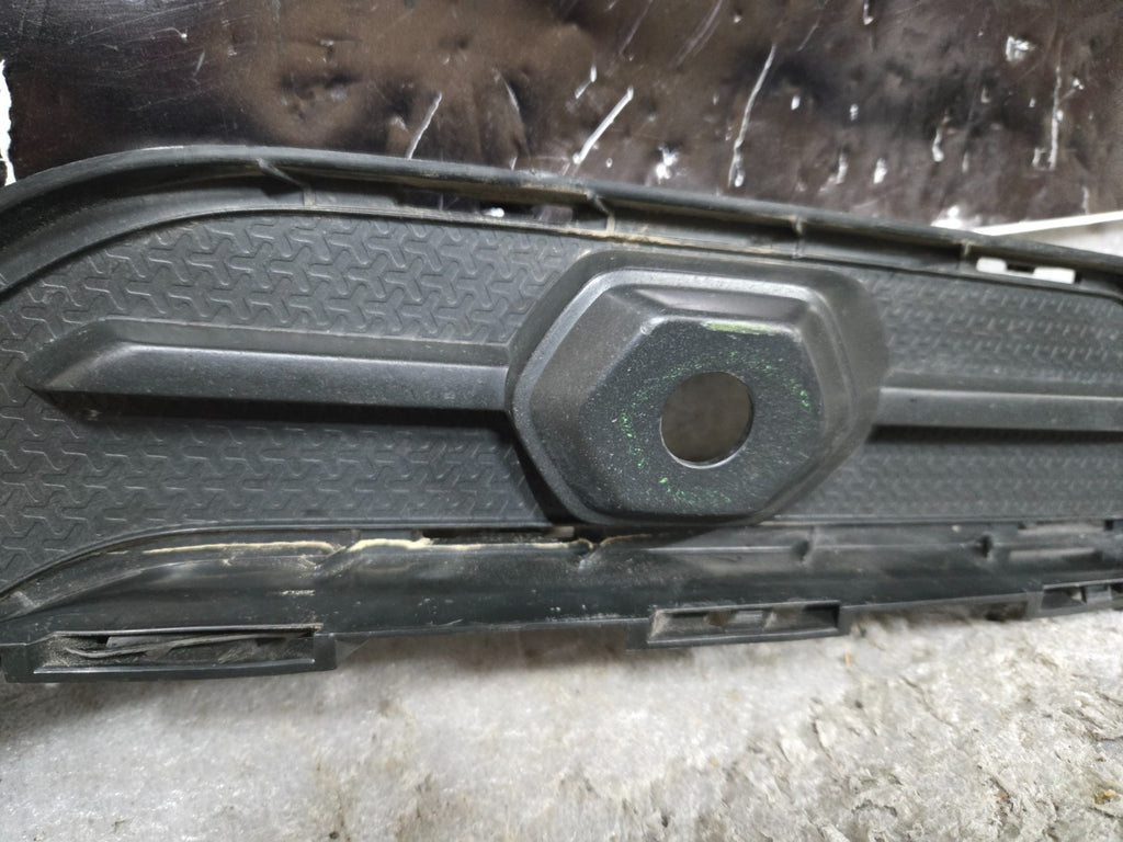 Lamborghini Urus Bumper RH Right Passenger Side Bumper Insert OEM *Clips Damaged