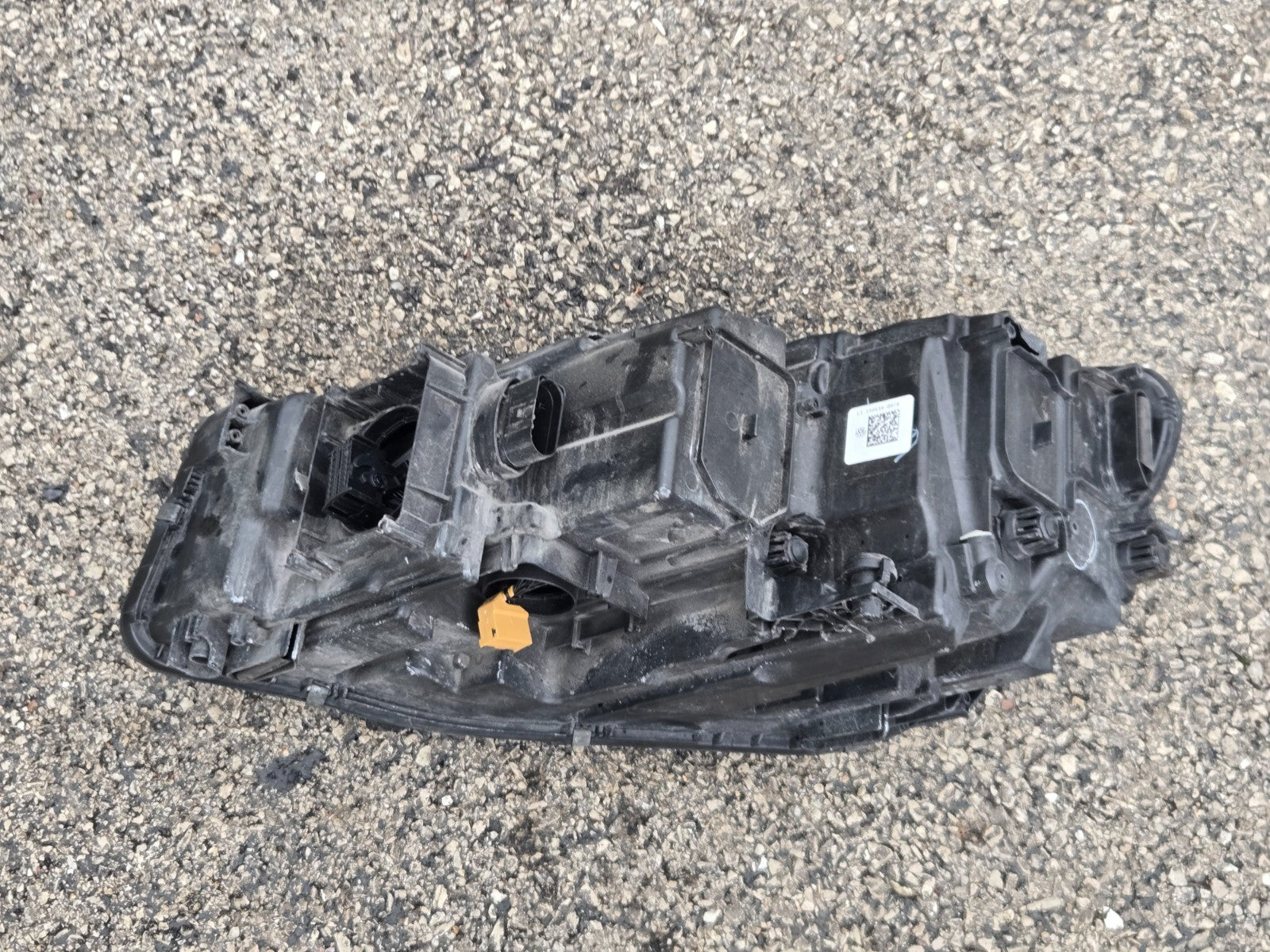2016-2019 Volkswagen Passat Right Passenger Side LED Headlight 561.941.036A OEM