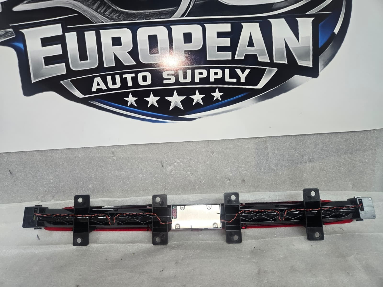 2019-25 BMW 840 M8 M850 CONVERTIBLE REAR 3RD THIRD BRAKE STOP LIGHT OEM 7445770