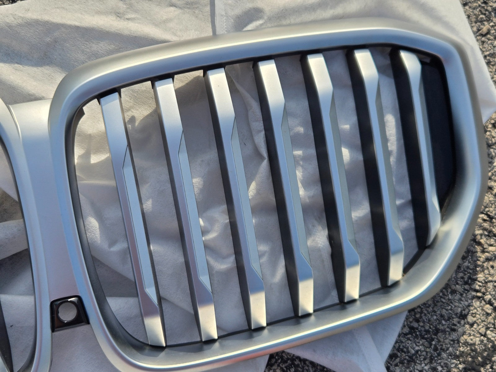 2019 2020 2021 2022 BMW X5 FRONT UPPER KIDNEY GRILLE OEM 164445-10