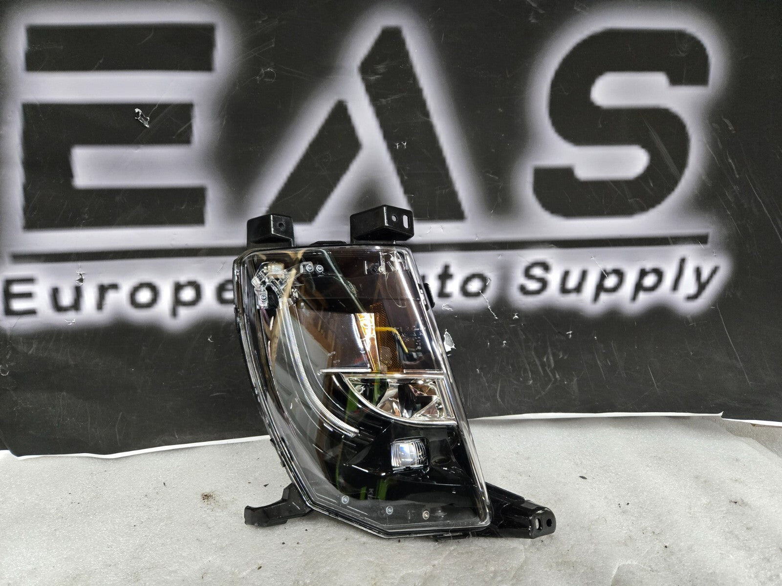 2016 - 2020 Tesla Model S Front Right LED Fog Light Lamp 6005914-00-I RH OEM