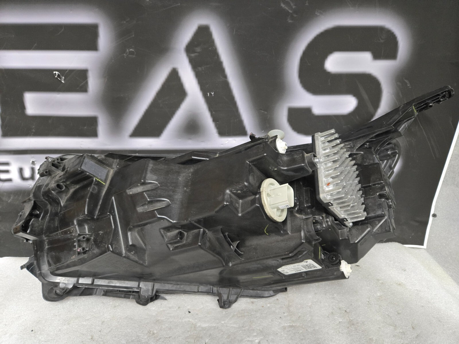 2022-2024 CHEVROLET EQUINOX RIGHT PASSENGER SIDE HEADLIGHT OEM 85538067