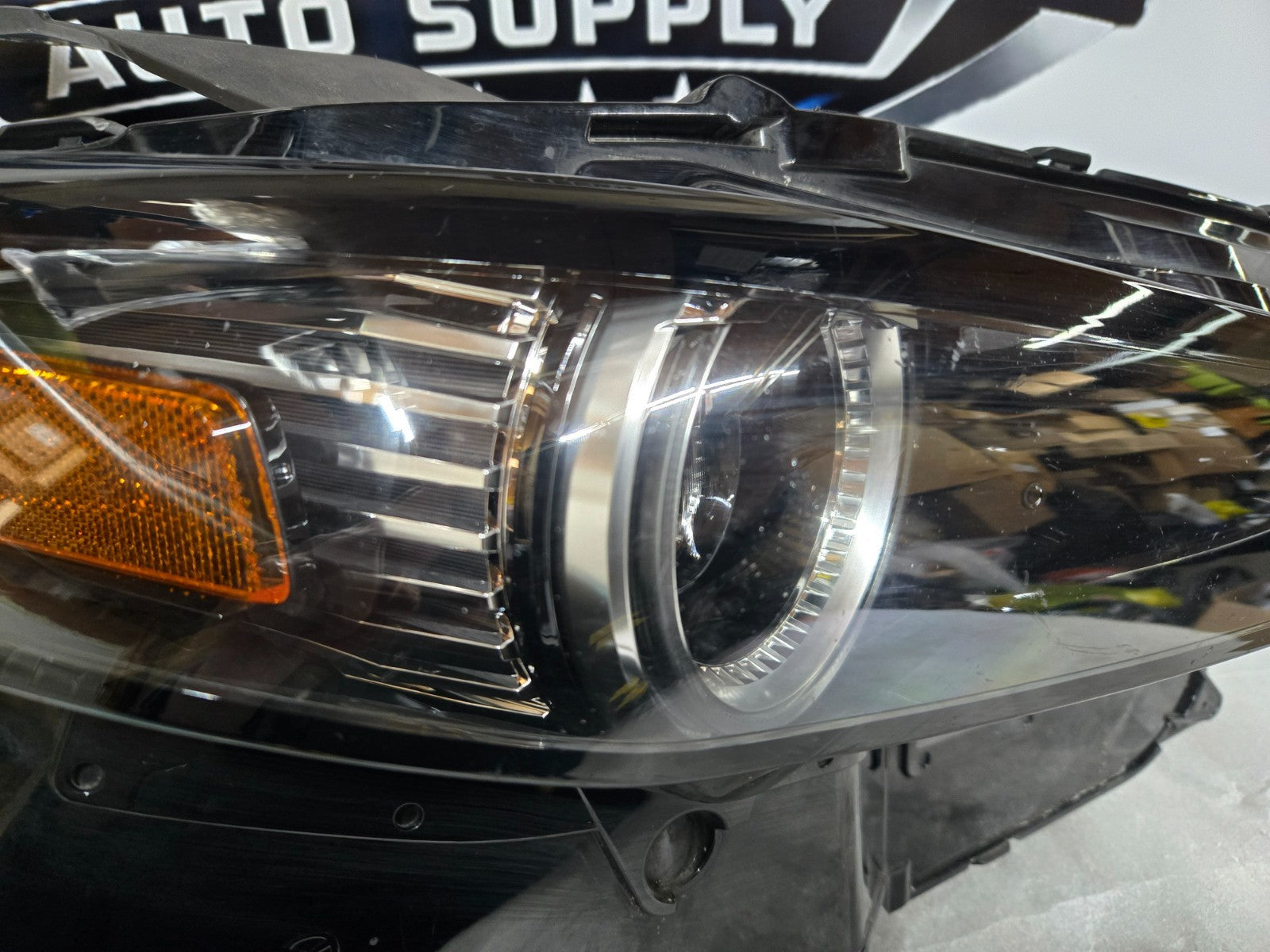 2020-2023 Mazda CX30 Right Passenger WITH Adaptive LED Headlight OEM DGJ1-51030