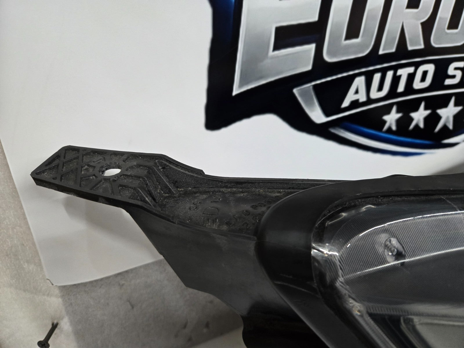 2016-2019 Ford Explorer LED Headlight Front Right RH Passenger HB5313005BB OEM
