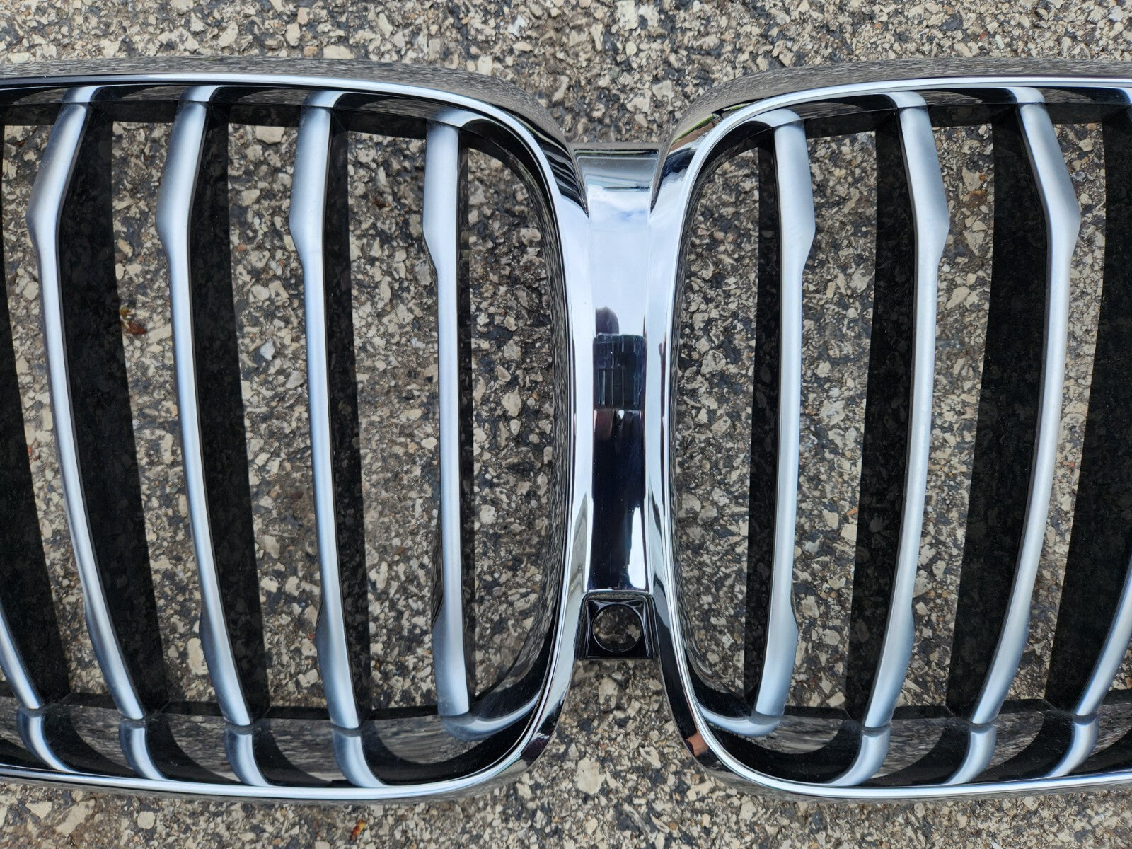2019-2023 BMW G05 X5 Grille Front Grill Camera Hole Chrome OEM 20240006541