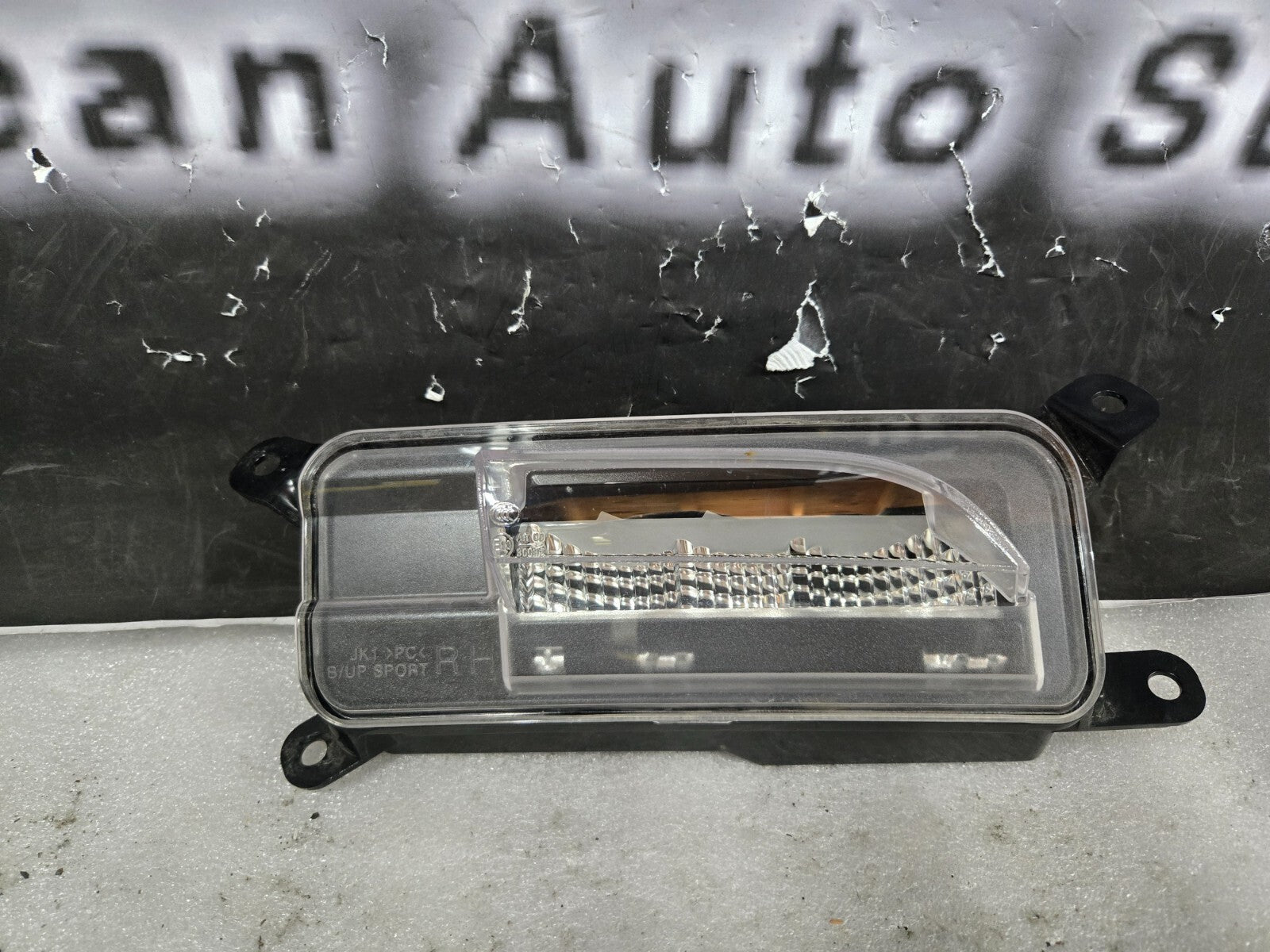 2022 2023 Hyundai Genesis GV70 LED Backup Reverse Light Right RH Passenger OEM