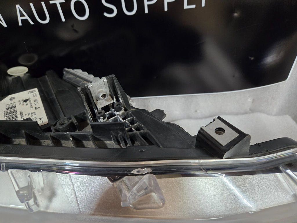 2016-2018 BMW 3-Series F30 Right RH Side Non-Adaptive LED Headlight OEM COMPLETE