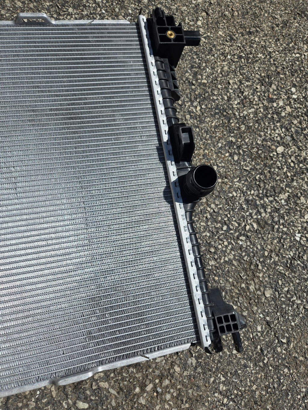 2017 - 2025 ALFA ROMEO GIULIA 2.0L ENGINE COOLANT COOLING RADIATOR OEM 50563151