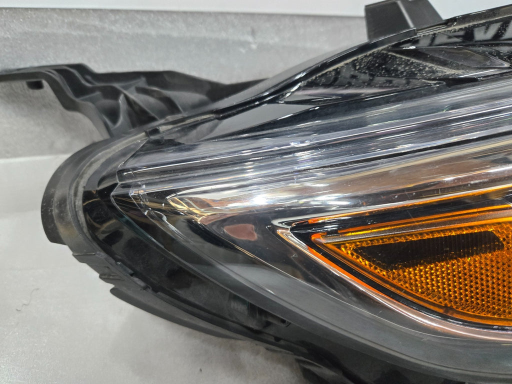 2019-2021 Chevrolet Malibu Right RH Passenger Halogen Headlight OEM 84680166