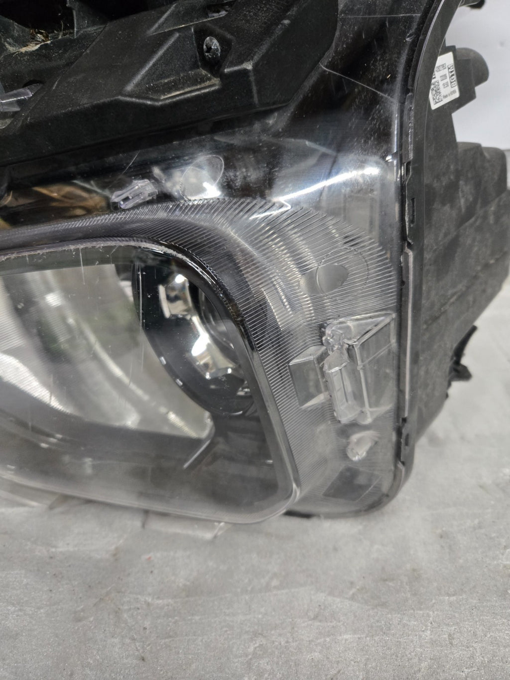 2021 - 2023 Chevrolet Trailblazer Left Halogen/LED Headlight 42827953 OEM