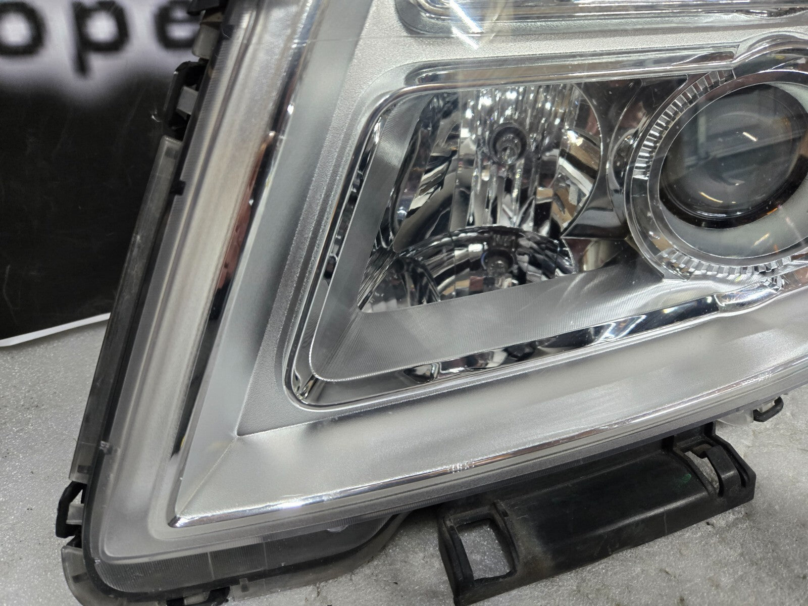 2010 2011 2012 2013 2014 2015 GMC Terrain Driver Left LH Halogen Headlight OEM