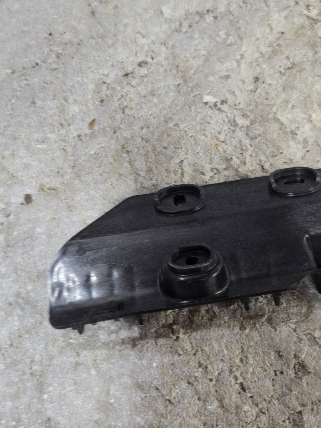 MERCEDES-BENZ MOUNTING RAIL PLASTIC A2546902000 OEM