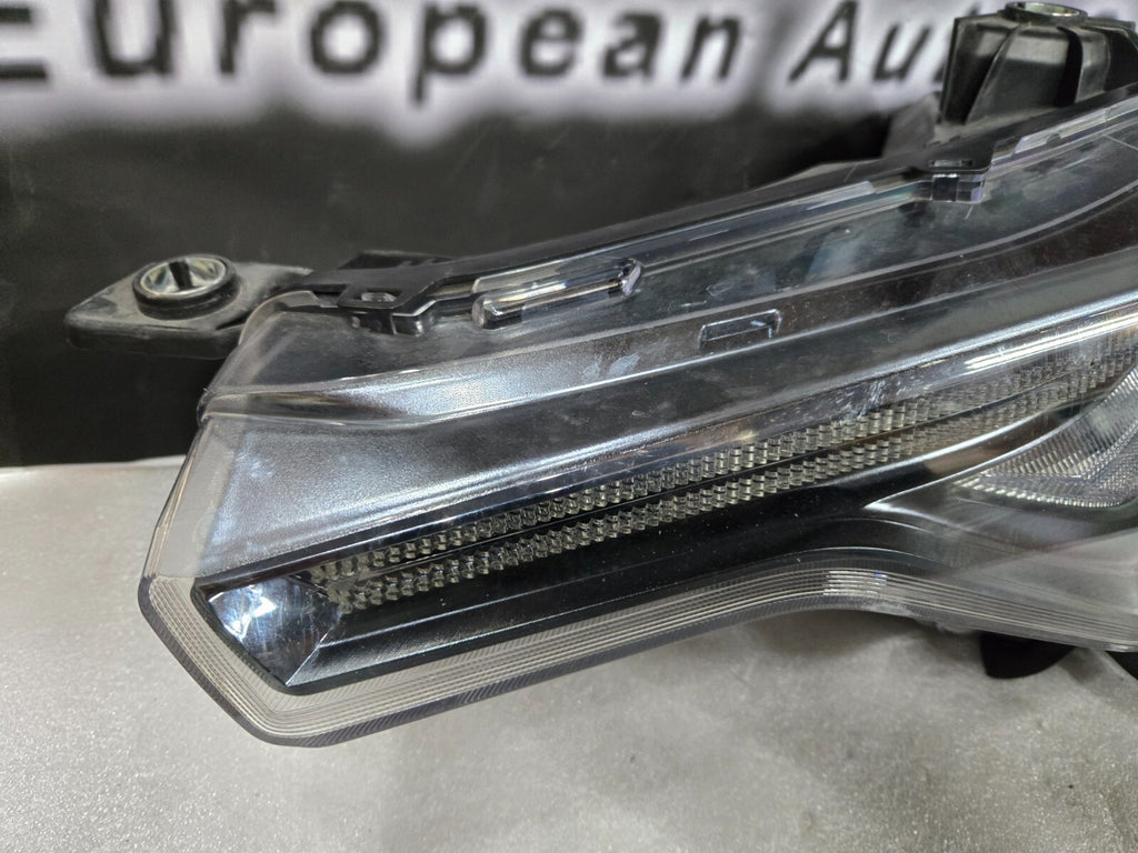 2017 - 2020 Maserati Levante LH Driver Xenon HID Non-AFS Headlight 670034642 OEM