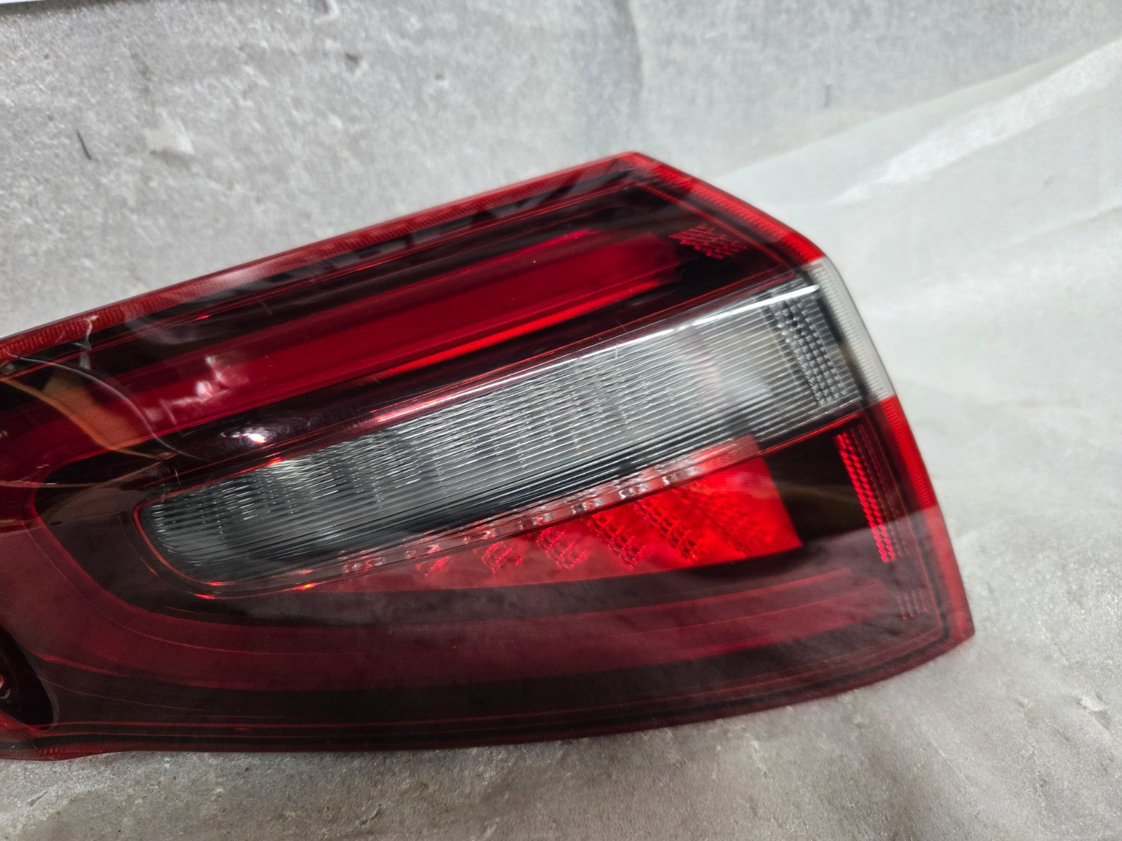 2017-2023 Alfa Romeo Stelvio Rear Left Outer LED Tail Light Lamp OEM 20801999