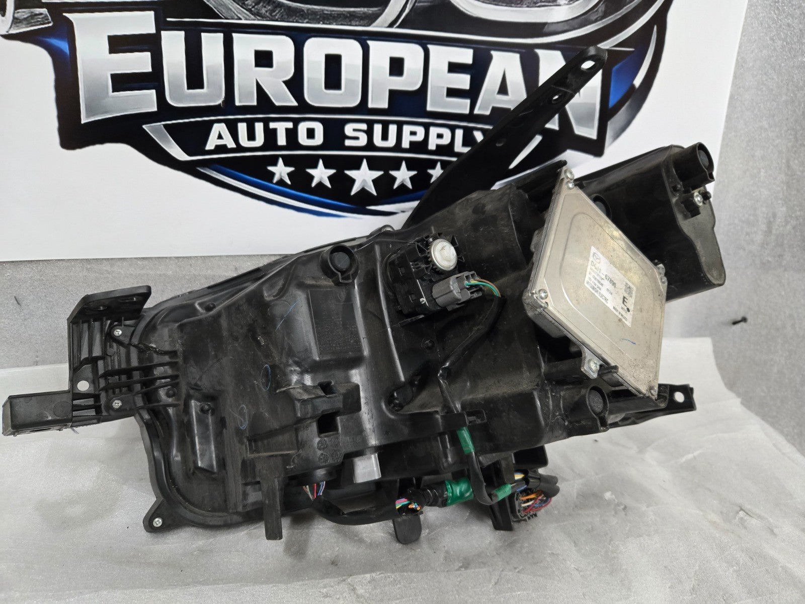 2020-2023 Mazda CX30 Right Passenger WITH Adaptive LED Headlight OEM DGJ1-51030