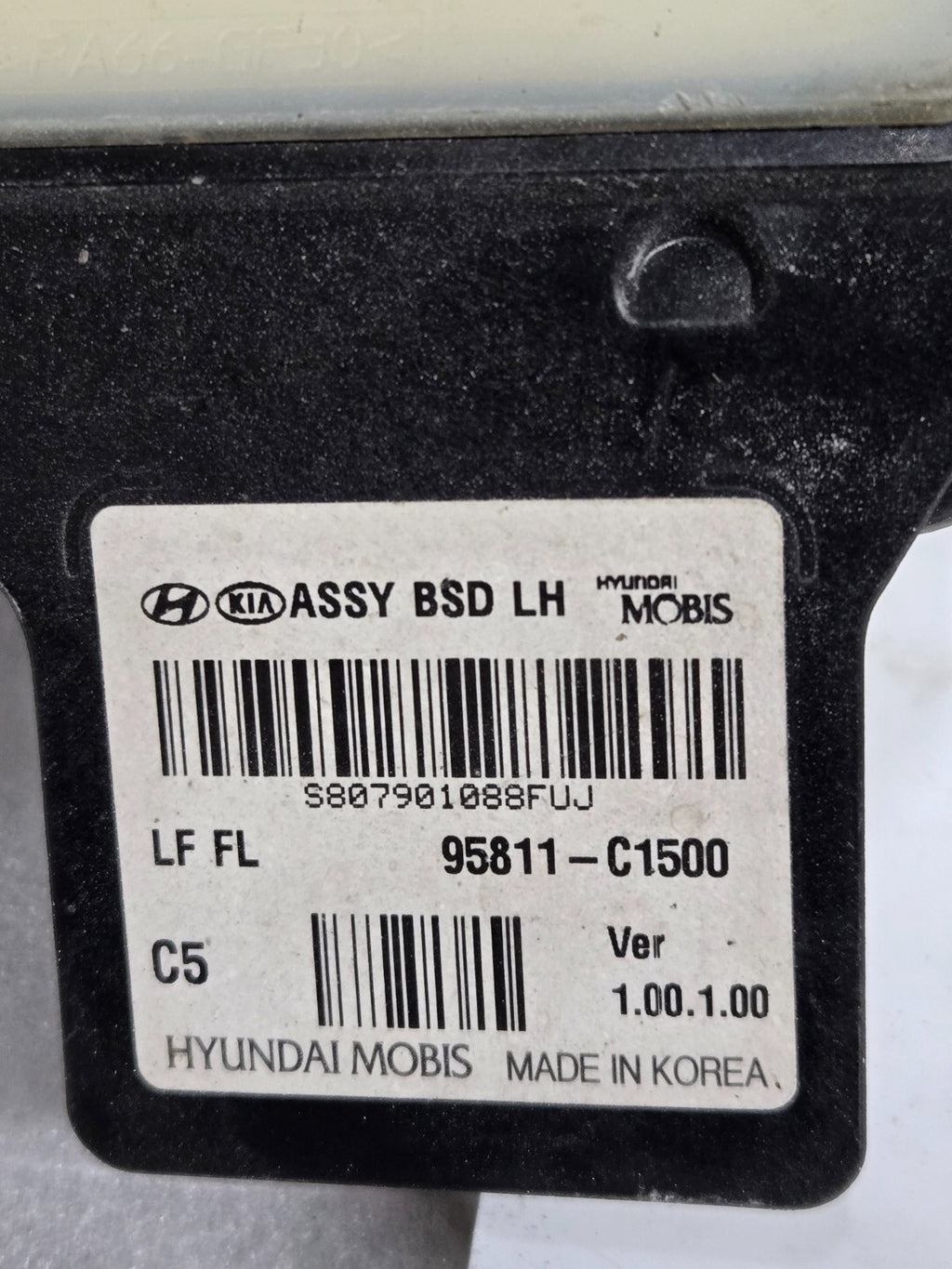 2018-2019 Hyundai Sonata Blind Spot Sensor Assembly Left LH 95811-C1500 OEM