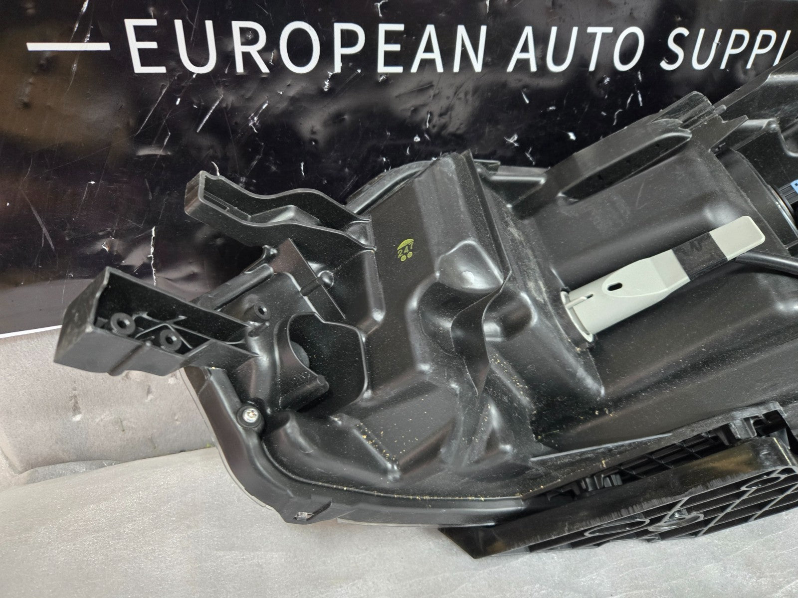 2020-2022 Nissan Rogue Sport Right RH Halogen DRL LED Headlight Assembly OEM