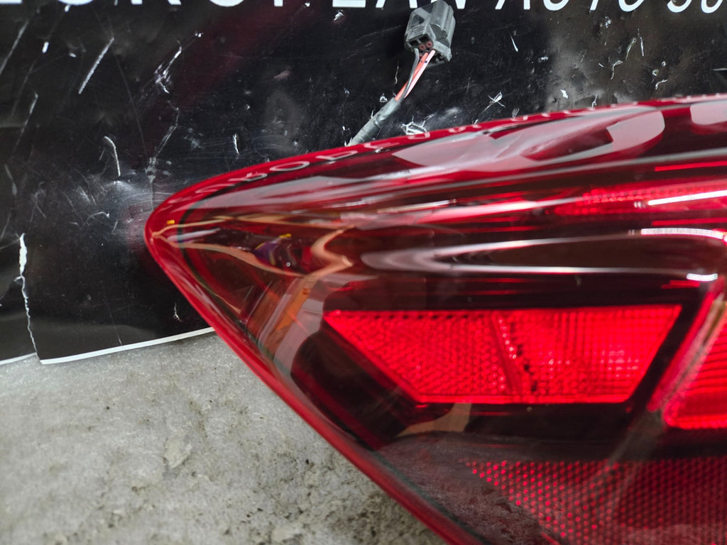 2019 2024 KIA FORTE OUTER TAILLIGHT LEFT LH DRIVER SIDE HALOGEN 92401M7000 OEM