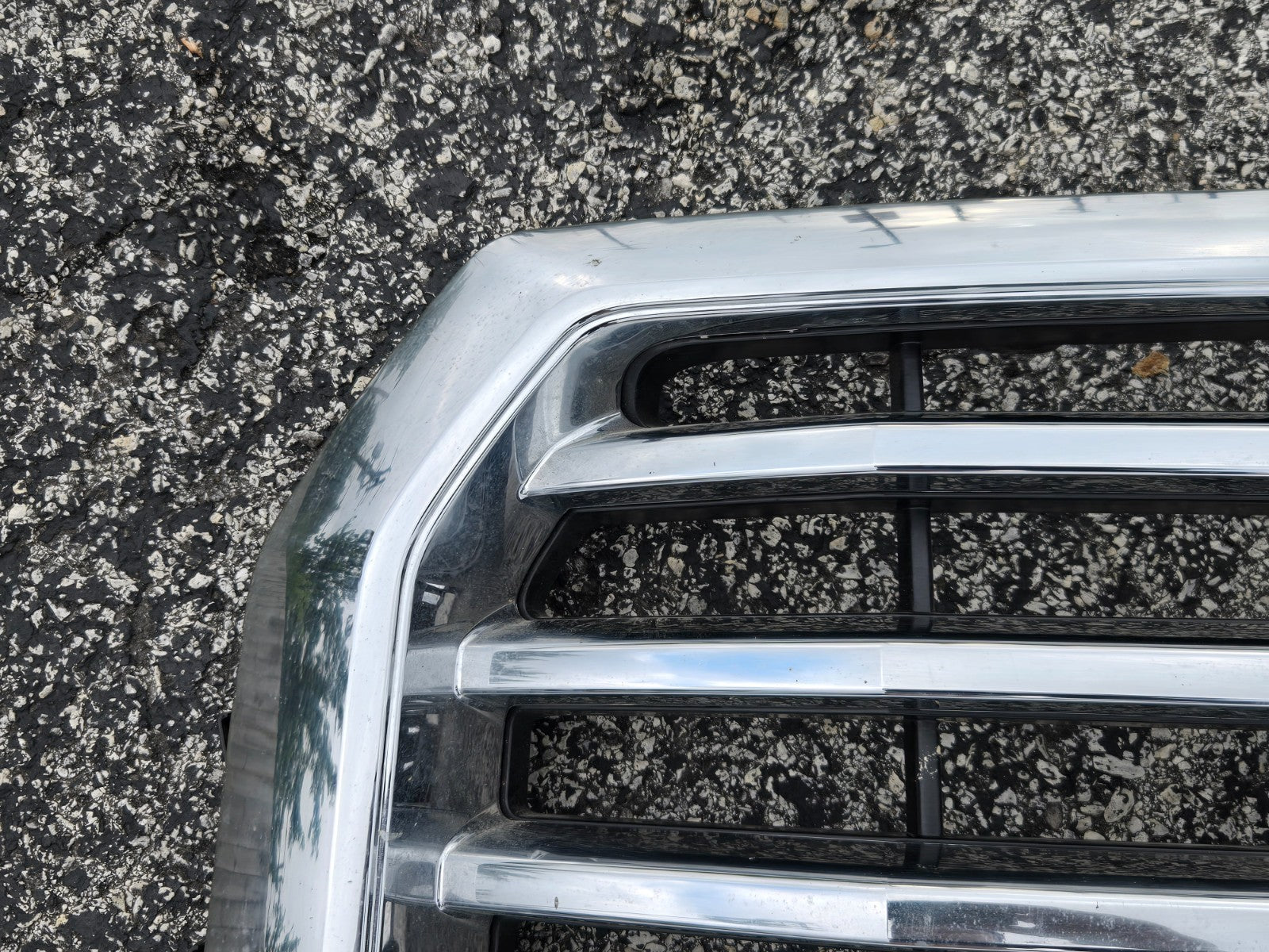 2015-2017 FORD F150 XLT OEM CHROME GRILLE FL34-8200-EBS W/ EMBLEM