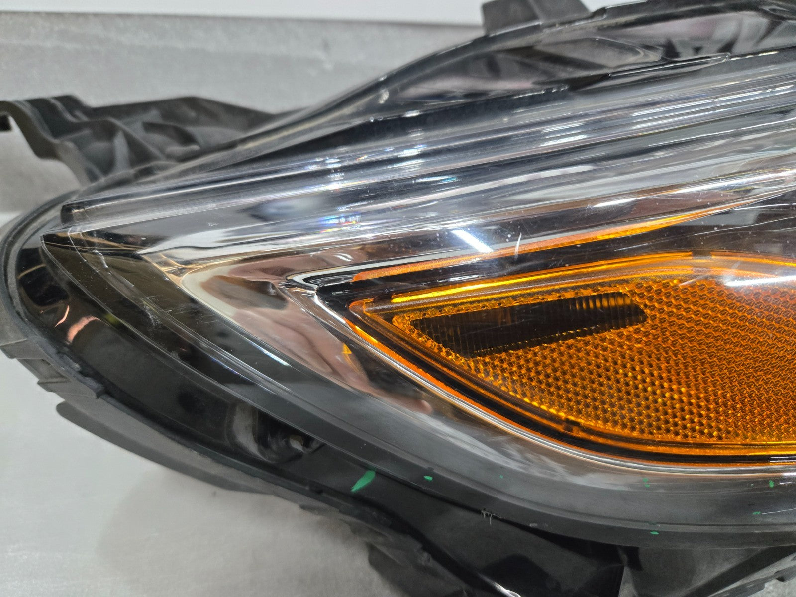 2019-2021 Chevrolet Malibu Right RH Passenger Halogen Headlight OEM 84680166
