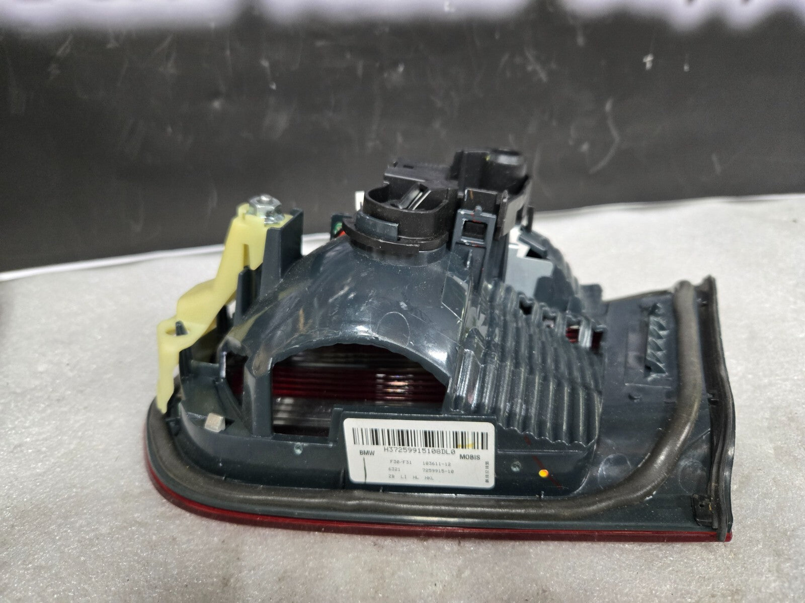 2012-2015 BMW 328I F30 320I REAR LEFT LH DRIVER SIDE INNER TAILLIGHT 7259915 OEM