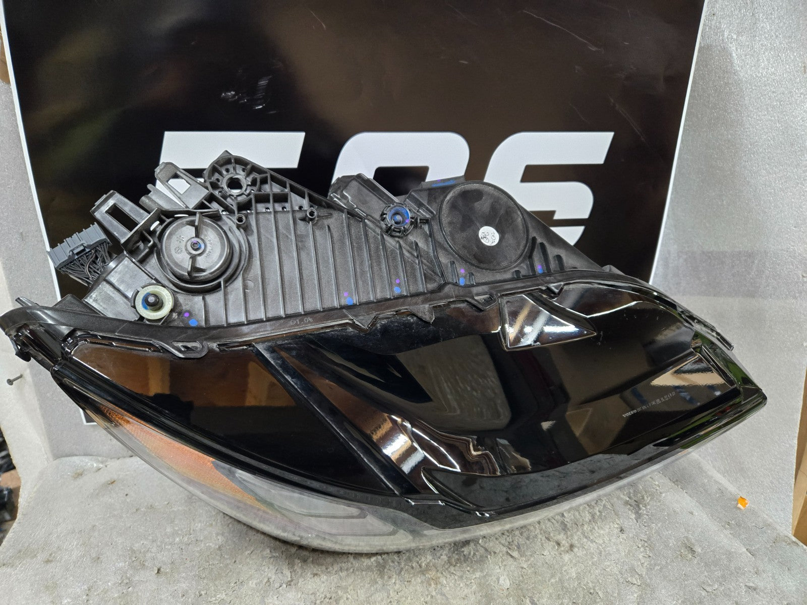 2025 VOLVO EX90 ULTRA RIGHT RH PASSENGER SIDE LED HEADLIGHT OEM 32450061