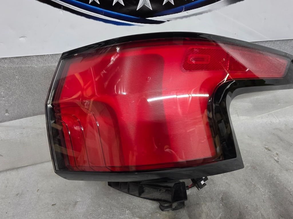 2023 2024 2025 TOYOTA SEQUOIA RH RIGHT PASSENGER QUARTER PANEL TAIL LIGHT OEM