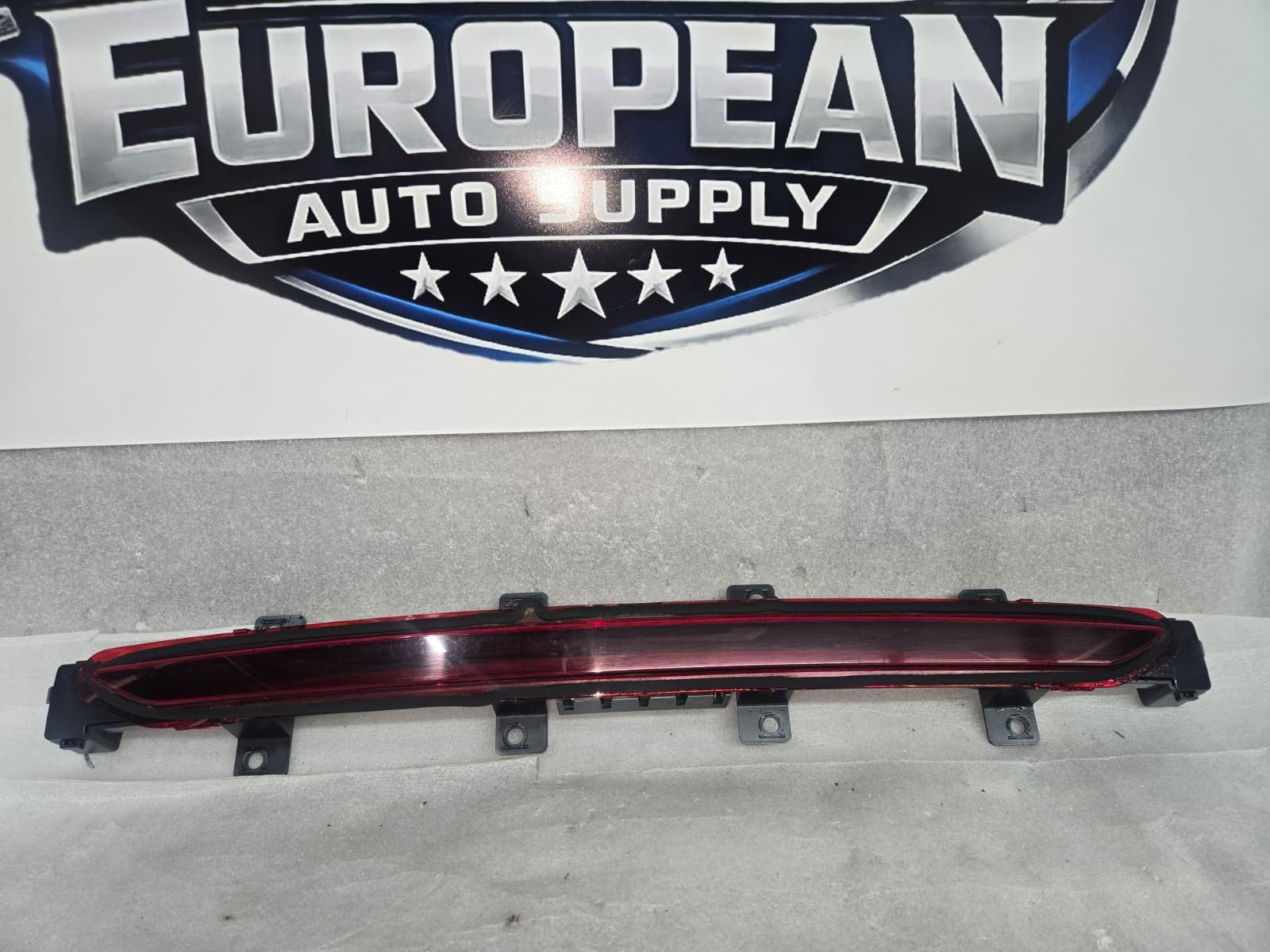 2019-25 BMW 840 M8 M850 CONVERTIBLE REAR 3RD THIRD BRAKE STOP LIGHT OEM 7445770