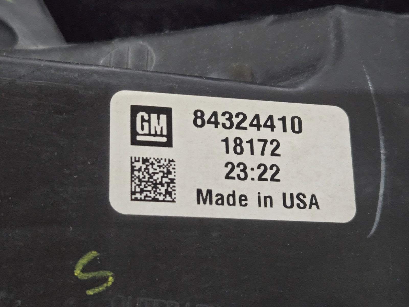 2016-2018 Chevrolet Malibu Halogen Left Side Headlight Assembly GM 84324410 OEM